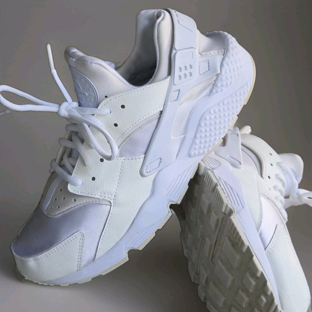 Nike Air Huarache Run Womens US 11 White Athletic Running Shoes Sneakers